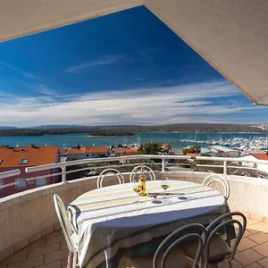  Apartment Paradiso